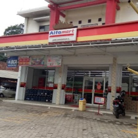 Alfamart Urip Sumoharjo: Pasar Harian yang Selalu Siap Menyapa